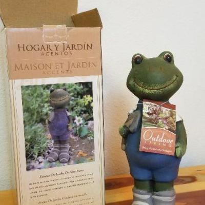 LOT #460: Unused Home and Garden Frog Accent