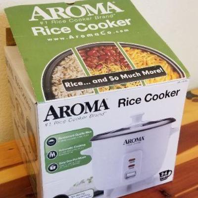 LOT #465: AROMA Rice Cooker Appears Unused