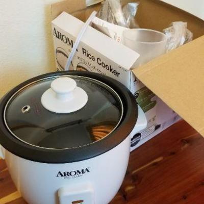 LOT #465: AROMA Rice Cooker Appears Unused