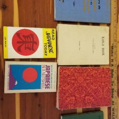 LOT #472: Group of vintage Japanese / Kanji Language Guide Books