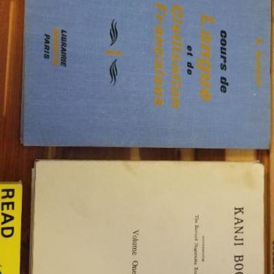 LOT #472: Group of vintage Japanese / Kanji Language Guide Books