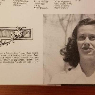 LOT #481: Vintage 1949 Blue Gold University of California Yearbook Hardback 