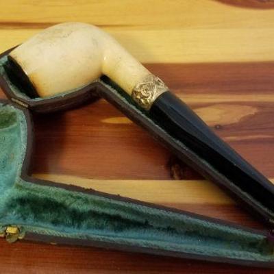 LOT #489: Vintage White Meerschaum Smoking Pipe w/ Case