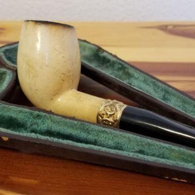 LOT #489: Vintage White Meerschaum Smoking Pipe w/ Case