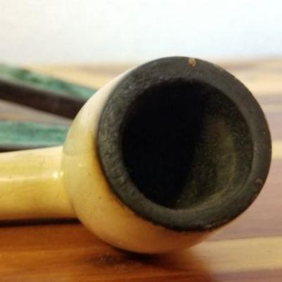 LOT #489: Vintage White Meerschaum Smoking Pipe w/ Case