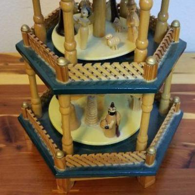 LOT #515: Christmas Pyramid 