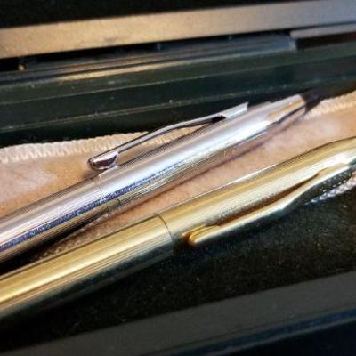 LOT #521: Vintage Pair of Gold and Silver CROSS Pens (both need refill)