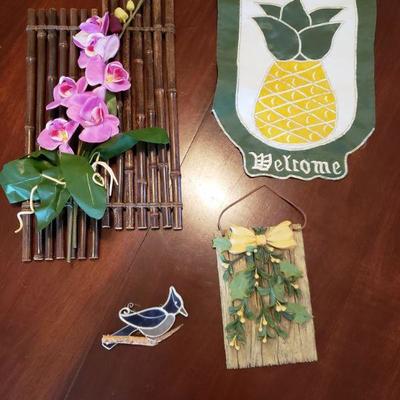 Lot 543:  Decorative Items Lot