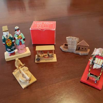 Lot 544: Vintage Tiny Asian Scenes and Kana Cards