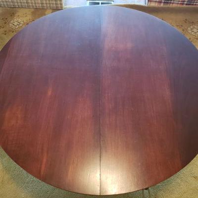 Lot 562: Mid Century Coffee Table (48" Ã— 16.5")