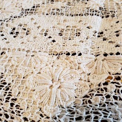 Lot 564: Lace Tablecloth  & 2 Runners