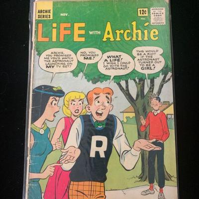 Lot: 19  Archie Series Comics:    NOV