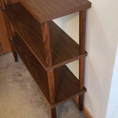 Lot 581: Mid Century Shelf