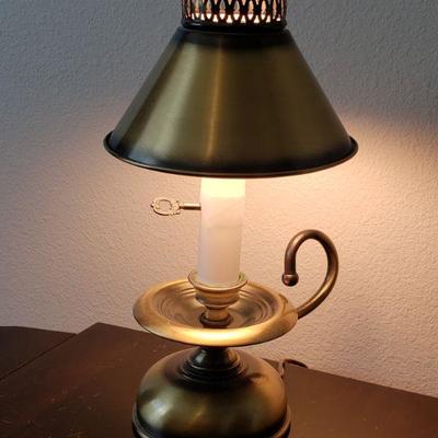 Lot 582: Vintage Lamp