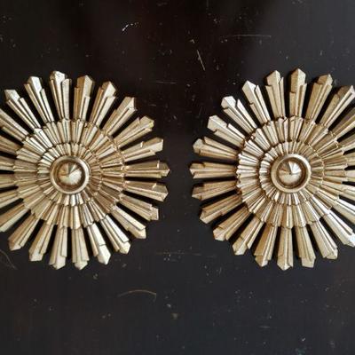 Lot 592: Mid Century Syroco Wood Deco