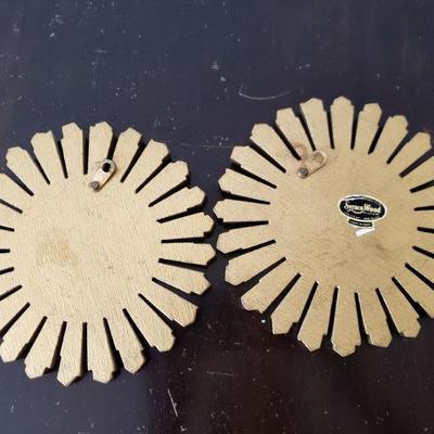 Lot 592: Mid Century Syroco Wood Deco