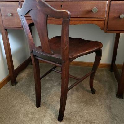 Lot 599: Antique Vanity with Chair
