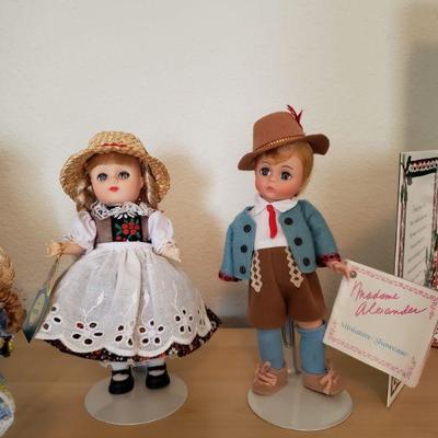 Lot 601: Vintage Doll Lot