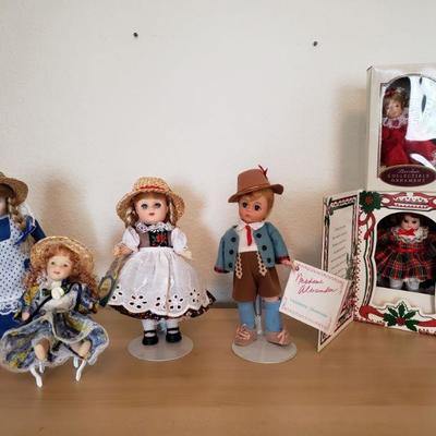 Lot 601: Vintage Doll Lot