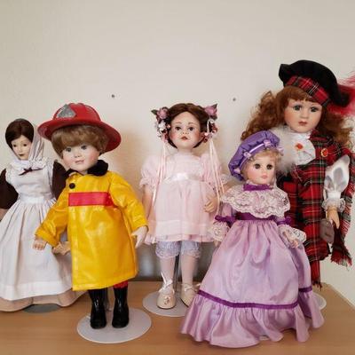 Lot 603: Vintage Doll Lot
