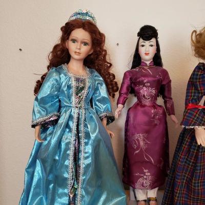 Lot 606: Vintage Doll Lot