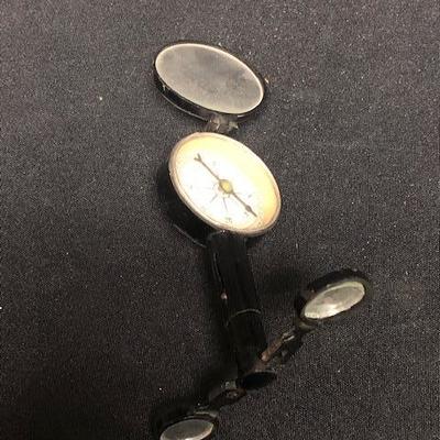 Small Pocket Compass with Magnifying Glasses