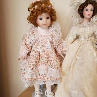 Lot 607: Vintage Doll Lot