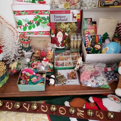 Lot 609: Large Christmas Lot