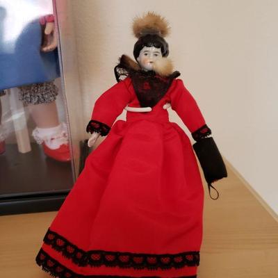 Lot 610: Vintage Doll Lot 