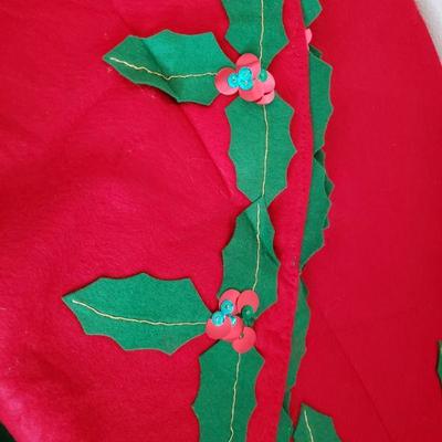 Lot 611: Large Handmade Mid Century Christmas Tablecloth 