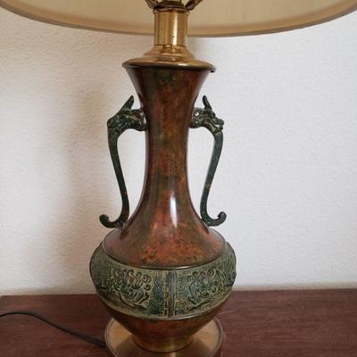 Lot 613: Vintage Asian Dragon Urn Lamp