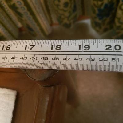 Lot 615: Mid Century Bench (22.5" Ã— 18" Ã— 17")