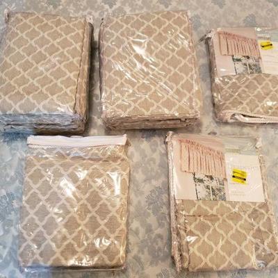Lot 628: New in Package Martha Stewart Drapes