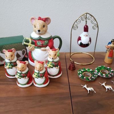 Lot 630: Vintage Christmas Lot