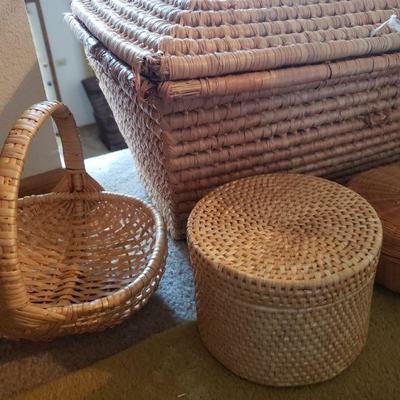 Lot 632: Vintage Baskets 