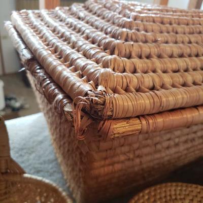 Lot 632: Vintage Baskets 