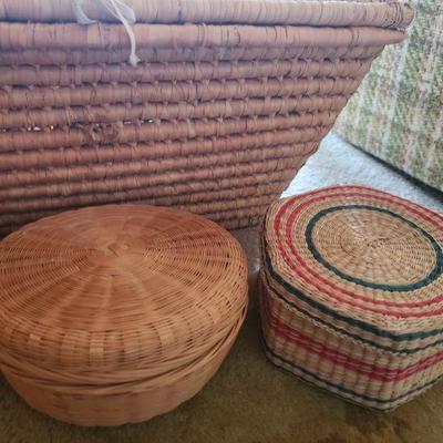 Lot 632: Vintage Baskets 