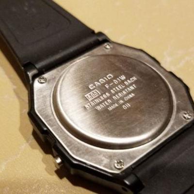 LOT #638: Vintage Casio Wristwatch TESTS A+