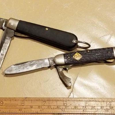 LOT #642: (2) Vintage Pocketknives including Cub Scout Selection