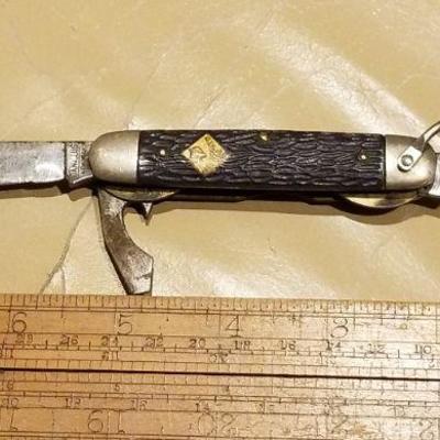 LOT #642: (2) Vintage Pocketknives including Cub Scout Selection