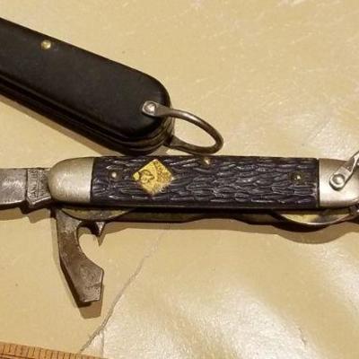 LOT #642: (2) Vintage Pocketknives including Cub Scout Selection