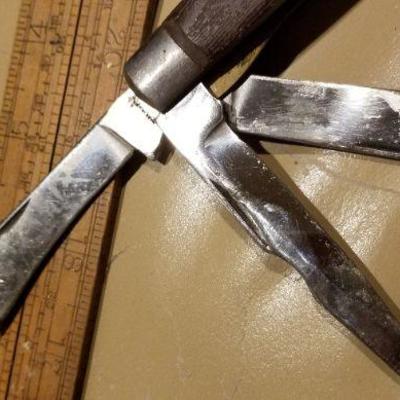 LOT #643: Vintage Pocketknife Brown Handle