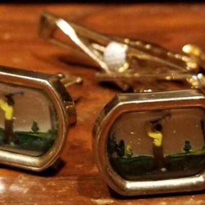 LOT #645: Men's GOLF THEMED Cufflink and Tie Bar Set