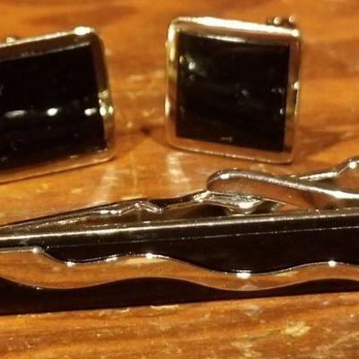LOT #646: Men's Black Cufflink and Tie bar Dress Set
