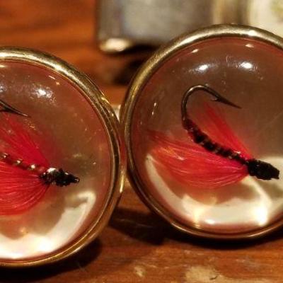 LOT #647: Men's FISHING LURE THEMED Cufflink and Tiebar Dress Set