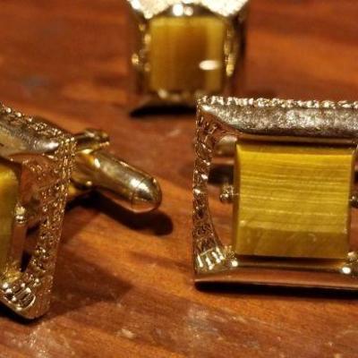 LOT #650: Mixed Men's Dress Cufflinks and Tie Bar
