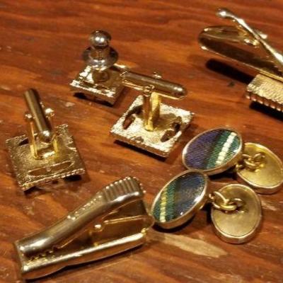 LOT #650: Mixed Men's Dress Cufflinks and Tie Bar