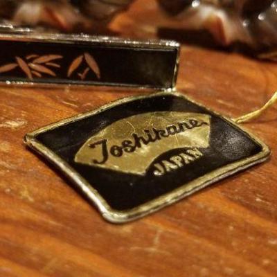 LOT #651: Vintage Japanese Art themed Dress Cufflink and Tie Bar Set