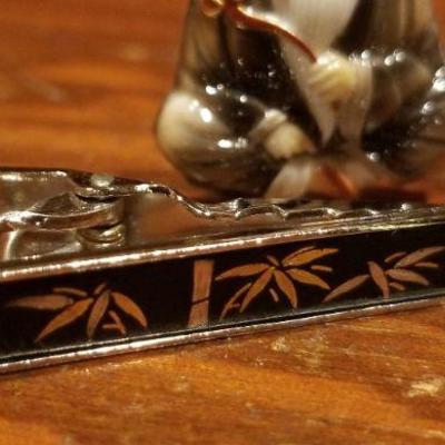 LOT #651: Vintage Japanese Art themed Dress Cufflink and Tie Bar Set