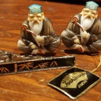 LOT #651: Vintage Japanese Art themed Dress Cufflink and Tie Bar Set